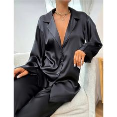 Gorgeous Set Can Be Dressed Up And Worn Out. This Is On Trend Oversize Outfit, Pyjama Satin, Silk Sleepwear, Womens Pyjama Sets, Satin Pajamas, Sleepwear Sets, Silk Pajamas, Print Pajamas, Mini Dresses Summer