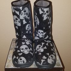 Rare - Brand New I Uggs Kisses Size 6 - Fit Like 5.5**** Sequin Skulls Boots! Gorgeous, One Of A Kind!!! Ugg Black, Ugg Shoes, Womens Uggs, Winter Rain, New Me, Rain Boots, Black Silver, Sequin, Like New