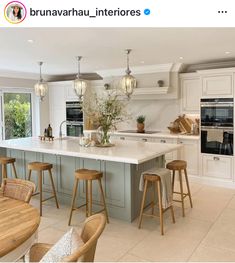 Kitchen With Island And Dining Table, Inframe Kitchen, Kitchen Colours, Kitchen Diner Extension, Classic Kitchen Design, Lovely Kitchen, Small Kitchen Layouts