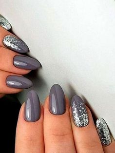 Almond Nails Grey, Nails With Silver Glitter, Glitter Ideas, Nails With Silver, Nails Grey, Grey Nail Art, Shiny Nails Designs, Black Nails With Glitter