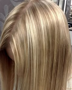 Highlights and lowlights Blonde With Light Highlights, Light Blonde With Lowlights, Blond Lowlights, Warm Blonde Hair Highlights, Blonde Hair Highlights And Lowlights, Blonde Hair Goals, Pretty Blonde Hair, Honey Blonde Hair Color, Summer Blonde Hair