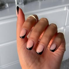 Classy Black Nails Square, Biab Nail Design Black, Biab Nails Black, Chic Black Nails, Black Biab Nails, Black Short Nail Designs, Black Trendy Nails, Black Short Nails Design, Black Nail Designs Square