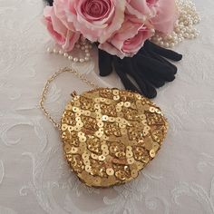 Beaded Bag, Vintage Gold Beaded Purse with Gold Sequins, Converts to Clutch, Kiss Lock Closure, Hand Made in Hong Kong, 1960s by ahummingbirdheirloom on Etsy Gold Evening Bag, Sequin Purse, Sequin Clutch, Golden Beads, Prom Inspo, Small Clutch, Beaded Bag, Beaded Purses, Gold Sequins