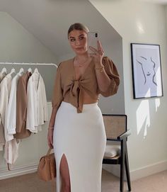 Brunch Skirt Outfit, Neutral Outfit Ideas Casual, Influencer Filter, Natural Preset, Soft Feminine Outfits, Feminine Outfits, Dressy Outfit, Soft Feminine, Instagram Summer