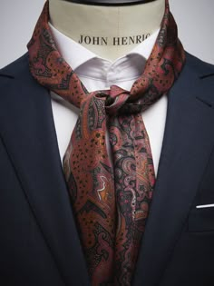 Men’s silk scarves – Paisley silk scarf.
This silk scarf in a paisley print is a perfect relaxed but stylish alternative to the tie. The silk scarf is the perfect choice if you want to add an extra dimension to your look. Our silk scarves for men is sewn and manufactured with great care with tradition and genuine craftmanship. Formal Paisley Print Silk Scarf, Formal Silk Scarf With Paisley Print, Elegant Multicolor Silk Neckwear, Formal Multicolor Silk Scarves, Elegant Silk Scarves With Paisley Print, Classic Multicolor Silk Scarf For Formal Occasions, Elegant Silk Scarf With Paisley Print, Classic Business Scarves, Elegant Semi-formal Neckwear With Paisley Print