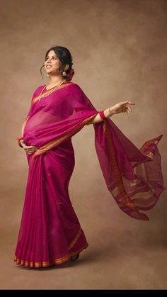 Indian Maternity Shoot, Traditional Maternity Shoot, Family Pregnancy Photoshoot, Maternity Outfits For Photoshoot, Indian Maternity, Baby Bump Photoshoot