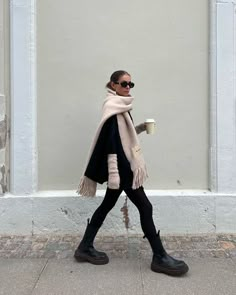 Cold Paris Outfit, Winter In Europe Outfits Cold Weather, Iceland Outfit Winter For Women, Cold Europe Outfits, Europe Winter Outfits Cold Weather, European Winter Outfits Cold Weather, Madrid Winter Outfits, London Winter Outfits Cold Weather, Canada Winter Outfit