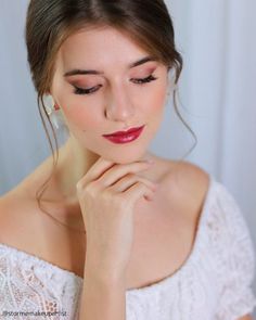 Red Lip Wedding Makeup ❤ Make the classic and timeless red lip wedding makeup a part of your big day. See all the best ideas in this post. #wedding #bride #weddingforward #weddingmakeup #RedLipWeddingMakeup