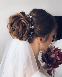 High Bun With Veil, Formal High Bun, Bun With Veil, Simple Hairdo, Wedding Updo Bun, Bridal Hair Styling, Bridal Hairstyle Ideas, Dunner Wordend Haar, Updo Bun