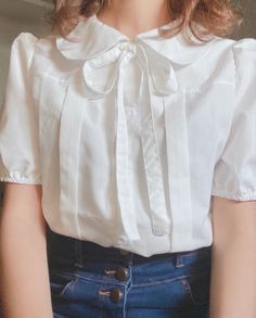 Short Shirt Outfit, Áo Blu, Korean Blouse, Myanmar Dress Design, Stylish Summer Outfits, Fashion Tops Blouse, Trendy Fashion Tops, Classy Work Outfits, Cute Blouses