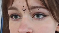 black and white eyeliner,  moon and dots Dot Eyeliner Under Eye, Makeup Dots Under Eyes, Eye Makeup Black And White, Cute Spooky Makeup Looks, Black Dot Eyeliner, Cute Eyeliner Ideas For Hooded Eyes, Dots Makeup Face, Make Up With Dots, Hooded Eyeliner Makeup