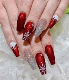 Nail Art Noel, Xmas Nail Art, Nails Holiday, Glitter Nails Acrylic, Red Christmas Nails, Red Acrylic Nails, Christmas Nail Art Designs