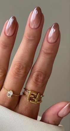 Neutral Gold Nails, Sade Nails Art, Neutral Abstract Nails, Sade Nails, Wedding Guest Nails Ideas Classy, Aestethic Nails, Ombre Chrome Nails, Kutek Disney, Unghie Sfumate