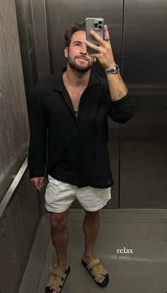 Brazilian Outfits Men, Stylish Men Wear, Resort Casual, Summer Night Outfit, Classy Outfits Men, Summer Shorts Outfits, Mens Trendy Outfits, Mens Fashion Casual Outfits, Cool Outfits For Men