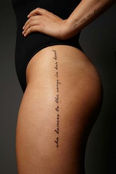 Hip Tattoo Quotes, Thigh Tattoo Quotes, Side Thigh Tattoos, Tattoo Hip, Thigh Tat, Tattoo Thigh, Cute Hand Tattoos, Tattoo Trend