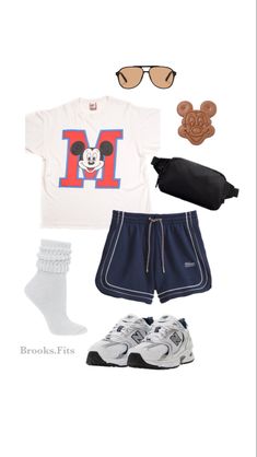 Disneyland Street Style, Disney Fits Aesthetic Summer, Retro Disney Outfit, Disney Cool Girl Outfits, Disney Comfy Outfits, Disney World Outfits Women Summer, Cute Disney Outfits Summer, Subtle Disney Outfits