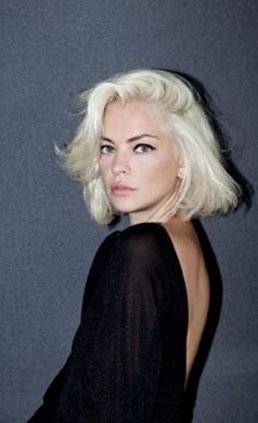 Join the ranks of iconic blondes like Madonna and Marilyn Monroe through dyeing your hair to a platinum blonde color. Here's a list of looks to inspire you. Platinum Blonde Hairstyles, Blond Hairstyles, Short Platinum Blonde Hair, Medium Length Blonde Hair, Medium Length Blonde, Blonde Hair Makeup, Damage Hair, Blonde Hairstyles, Cut Her Hair