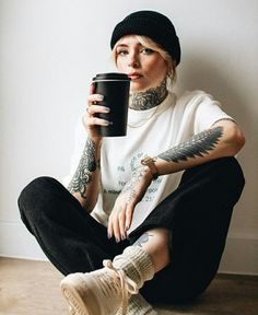 Indie Scene Style, Skater Grunge Aesthetic, Midlife Fashion, Indie Scene, Masc Outfits, Scene Fashion, Mens Fashion Casual Outfits, Tomboy Fashion, Grunge Aesthetic