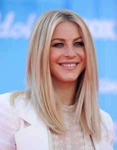 Julianne Hough Short Hair, Julianne Hough Hair, Julianne Hough Style, Julianne Hough Photo, Straight Hairstyles Medium, Light Blonde Highlights, Straight Blonde Hair, Blonde Highlights, Gorgeous Hair