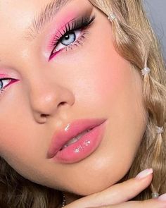 Barbie Makeup Look, Ombre Eyeshadow, Eyeshadow Makeup Ideas, Makeup Look Ideas, Bold Makeup Looks, Barbie Makeup, Pink Eye, Cool Makeup Looks