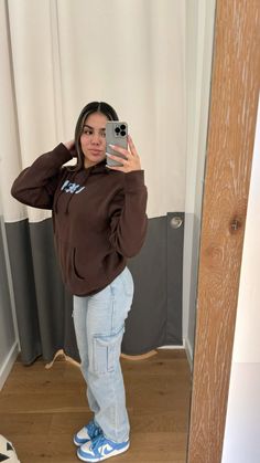 The cargos are from Pacsun, UNC dunks, and brown Obey hoodie from tillys! Perfect outfit for fall and winter and so cute and simple. Unc Dunks Outfit, Blue Dunks Outfit, Unc Dunks, Brown Nike Hoodie, Blue Dunks, Dunk Outfits, Obey Hoodie, Dunks Outfit, Outfit For Fall