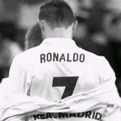 the back of ronaldo's shirt in black and white