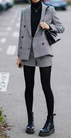 Mode Casual, Moda Vintage, Black Tights, Mode Inspiration, Office Outfits, Looks Vintage, Winter Outfit