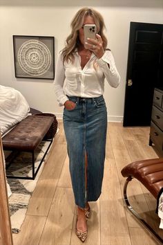 Jean Skirt Outfits Fall, Denim Skirt Outfit Fall, Skirt Outfits For Women, Outfits Fall 2023, Skirt Lookbook, Denim Maxi Skirt Outfit, Jenna Lyons Style, Denim Midi Skirt Outfit