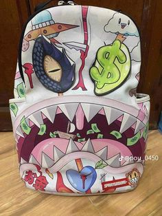 Stem Outfits, Pretty Backpacks, Sprayground Backpack, Cute Backpacks For School, Spray Ground, Pretty School Supplies, 21st Birthday Outfits, Stylish School Bags, School Bag Essentials