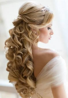 Long Hairstyles Down Weddings Style | Bridal hairstyles half up half down with veil and tiara 2 Hair Styles 2014, Best Wedding Hairstyles, Wedding Hair Down, About Hair, Hair Designs, Prom Hair, Up Hairstyles