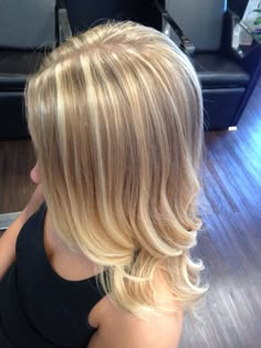 dimensional blonde highlight Blonde Hair Transformations, Hair Streaks, Honey Blonde Hair, Blonde Hair Looks, Blonde Hair Inspiration