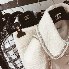 Chanel Aesthetic Outfit, Luxury Fashion Aesthetic, Chanel Clothes, Black Channel, Chanel Girl, Boujee Aesthetic