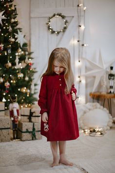 Red Velvet Dress For Winter, Holiday Red Velvet Dress, Red Velvet Winter Dress, Red Velvet Holiday Dress, Toddler Holiday Outfits, Baby Girl Holiday Dress, Elegant Christmas Outfit, Christmas Red Dress, Christmas Dress Toddler