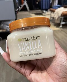 Tree Hut Vanilla, Vanilla Scrub, Bathing Products, Pretty Body, Shower Products, Best Smelling Candles, Diy Body Care