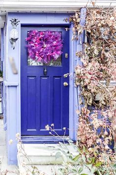 DIY Square Wreath With Deco Mesh, Ribbons and Pipe Cleaners Home Door Decorations, Wreath With Deco Mesh, Christmas Wreath Tutorial, Purple Christmas Ornaments, Arts And Crafts Home Decor, Happy Pics, Square Wreath, Mason Jar Candle Holders, Purple Home Decor