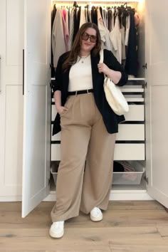 Wide Leg Trousers Outfit Casual, Dark Feminine Fashion, Trousers Outfit Casual, Wide Leg Trousers Outfit, Plus Size Fall, Feminine Fashion, Dark Feminine, Summer Lookbook