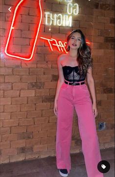 Fuscia Pants Outfit, Hot Pink Outfit, Summer Festival Outfit, Causual Outfits, Festival Looks, Pink Outfits