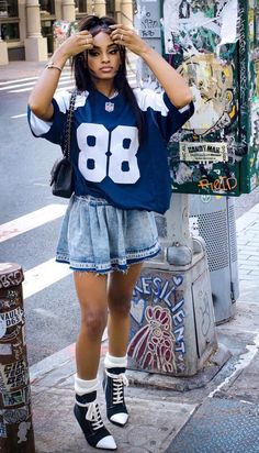 Outfit Ideas Birthday, Aesthetic Mini Skirt, Girl Outfit Ideas, College Gameday Outfits, Post Partum, Miniskirt Outfits, Pretty Smile, Looks Street Style