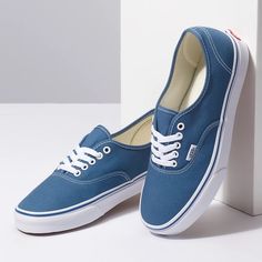 Vans Authentic Navy, Vans Azul, Estilo Vans, Tennis Vans, Navy Vans, Vans Authentic Shoes, Tenis Vans, Vans Original, Blue Vans