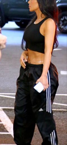 Kim Kardashian Aesthetic Outfits, Kardashian Fashion 2023, Rainy Summer Day Outfit, Joie Chavis, Swishy Pants, Houston Restaurants, 90s Inspired Outfits, Clueless Outfits, Cute Lazy Outfits