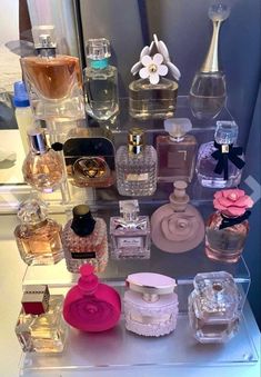 #follow #fragrances #perfume #parfum #beautyblog #blogging #blogger #blog Profumo Victoria Secret, Koleksi Parfum, Alat Makeup, Perfume Organization, Inspiration Tattoos, Fragrances Perfume Woman, Perfume Collection Fragrance, Bath And Body Works Perfume, Shower Skin Care