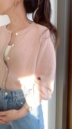 Pink Formal Shirt Outfit Women, Pastor Outfit Women, Light Pink Flats Outfit, Rainy Formal Outfit, Modern Feminine Outfit, Feminine Outfits With Jeans, Light Academia Fall Outfits, Psychologist Clothes, Casual Conservative Outfits