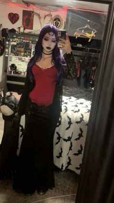 #goth #cosplay #costume #halloween #ideas #inspo Goth Characters Costume, Emo Vampire Costume, Leela Halloween Costume, Serena Downtown Costume, Serena Downtown Mtv Costume, Serena Mtv Downtown Halloween, Serena Mtv Downtown Cosplay, Mavis Dracula Costume, Serena Downtown Mtv Inspired Outfits