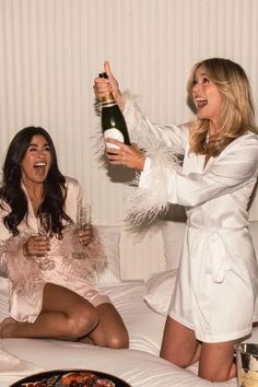 Foto Best Friend, Bachelorette Inspo, Bridesmaid Photoshoot, Bridal Bachelorette Party, Wedding Mood Board, Bachelorette Weekend, Vegas Wedding, Morning Wedding, Wedding Mood