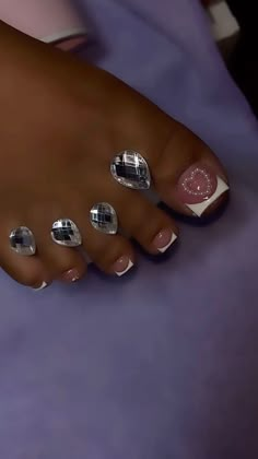 Cute Simple Toe Nails, Toenail Art Designs Easy, Christmas Nails And Toes, Cute Toes Nails, Birthday Pedicure, Trending Pedicure, Nails And Toes Matching, Toe Nail Ideas, Toe Art Designs