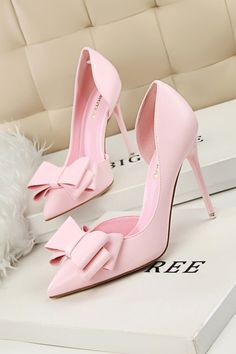 Complete your prom night look with the perfect prom shoes, this pair of shoes are suitable for wedding party, cocktail, prom and any other formal occasions. Pink High Heel Shoes, Hak Tinggi, High Heels Classy, Bow High Heels, Office Shoes Women, High Heel Dress, Pink High Heels, Prom Heels, Heels Classy