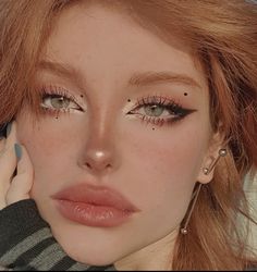 Concert Makeup, Drag Make-up, Orange Makeup, Cute Eye Makeup, Barbie Makeup, Halloween Makeup Inspiration, Glamour Makeup, Eye Makeup Art, Grunge Makeup