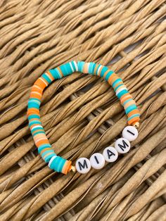 Make Clay Beads, Colorful Bead Bracelets, Clay Bead Necklace, Surf Jewelry, Bracelet Stand, Diy Friendship Bracelets Patterns