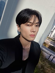 #제이 #JAY #ENHYPEN #VAMPIRE #ENGENE #KPOP  #JAY_ENHYPEN #PARKJONGSEONG #ENOCLOCK #BLACKCAT #POMELLATO Jay Update, Jay Selca, Kpop Weverse, Weverse Icon, Jay Weverse, Men's Wedding Outfit, Park Jongseong, Men's Formal Style, Jay Enhypen