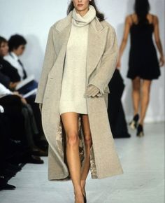 90s Minimalist Style, Fw23 Runway, 90s Minimalism Fashion, 1990 Style, Michael Kors Fall, Ralph Lauren Fall, 90s Model, Style Inspiration Winter, Fashion Runway